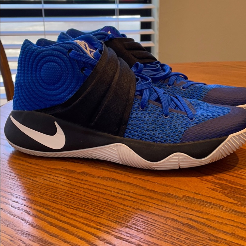 Nike Kyrie 2 size 11.5